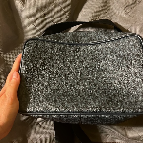 Michael Kors handbag ( authentic) - Picture 3 of 6